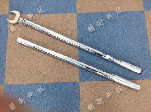 预置式定扭力扳手
